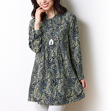 ペイズリー柄ピンタックブラウス