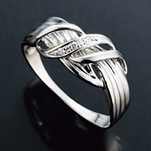 純プラチナダイヤデザインリング