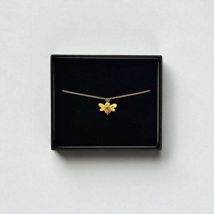 【最終価格】ALLNIQUE 小林モー子❛Bee❜蜂のネックレス✨️ 最終価格】ALLNIQUE 小林モー子❛Bee❜蜂のネックレス✨️